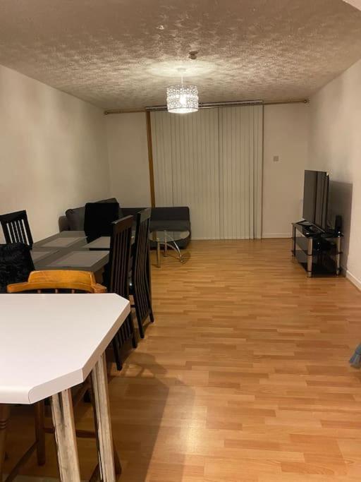 3 Bedroom Home-Inverkeithing Bagian luar foto