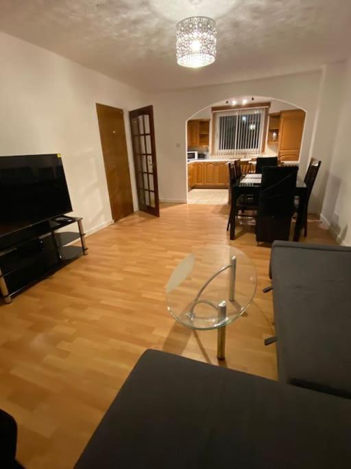 3 Bedroom Home-Inverkeithing Bagian luar foto